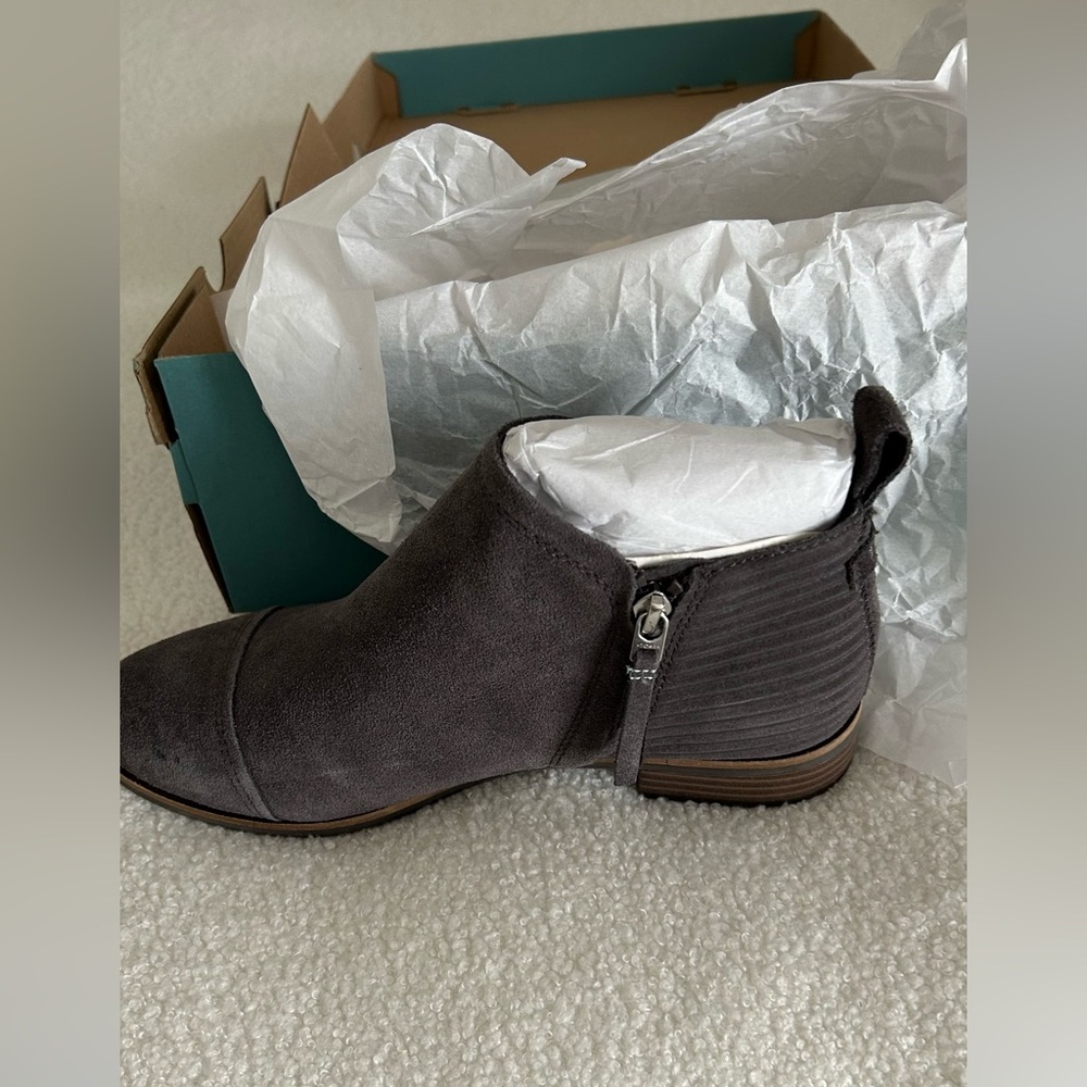 Tom’s bootie - new with tags